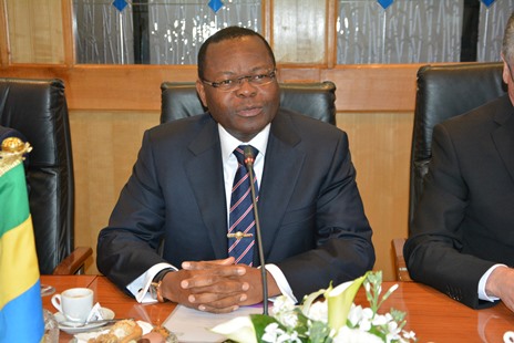 Monsieur le Ministre Jean Pierre OYIBA 